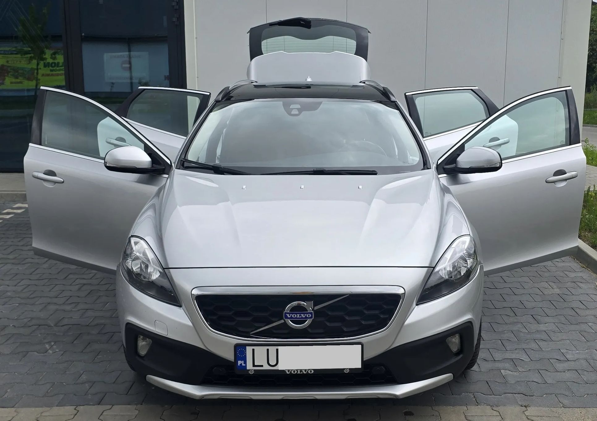Volvo V40 Cross Country CROSS COUNTRY + Ocean Race, D2, Panorama, Skora, hak i inne