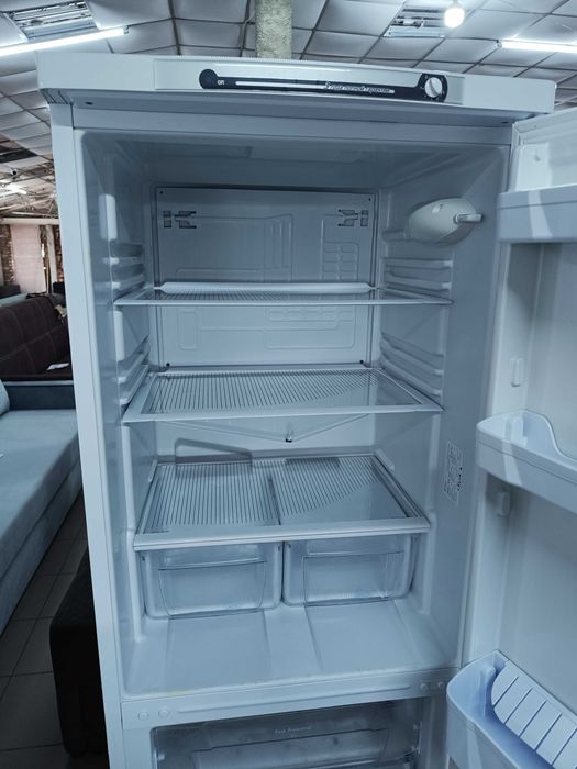 Двокамерний холодильник Indesit