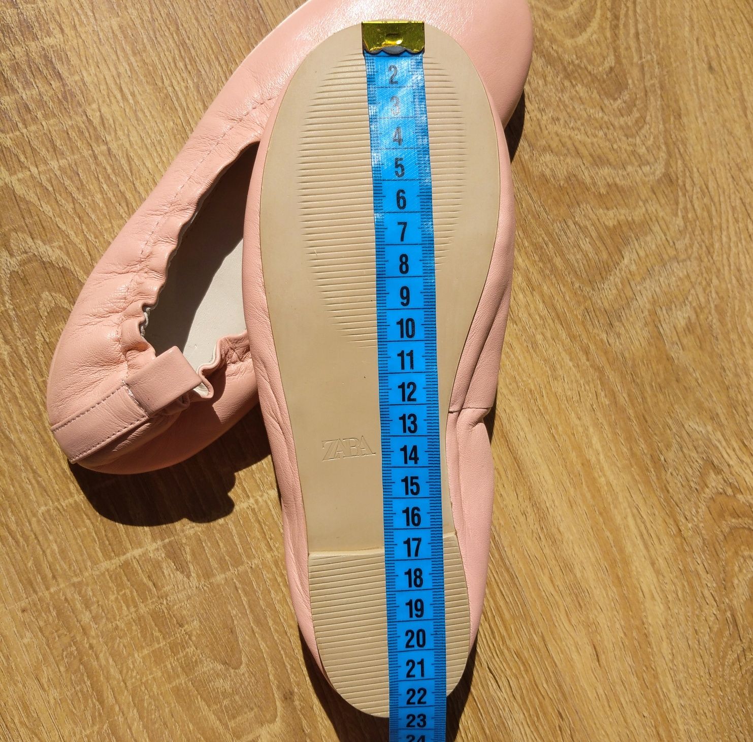 Нові шкіряні балетки Zara 34 р персикові туфлі кожаные чешки рожеві