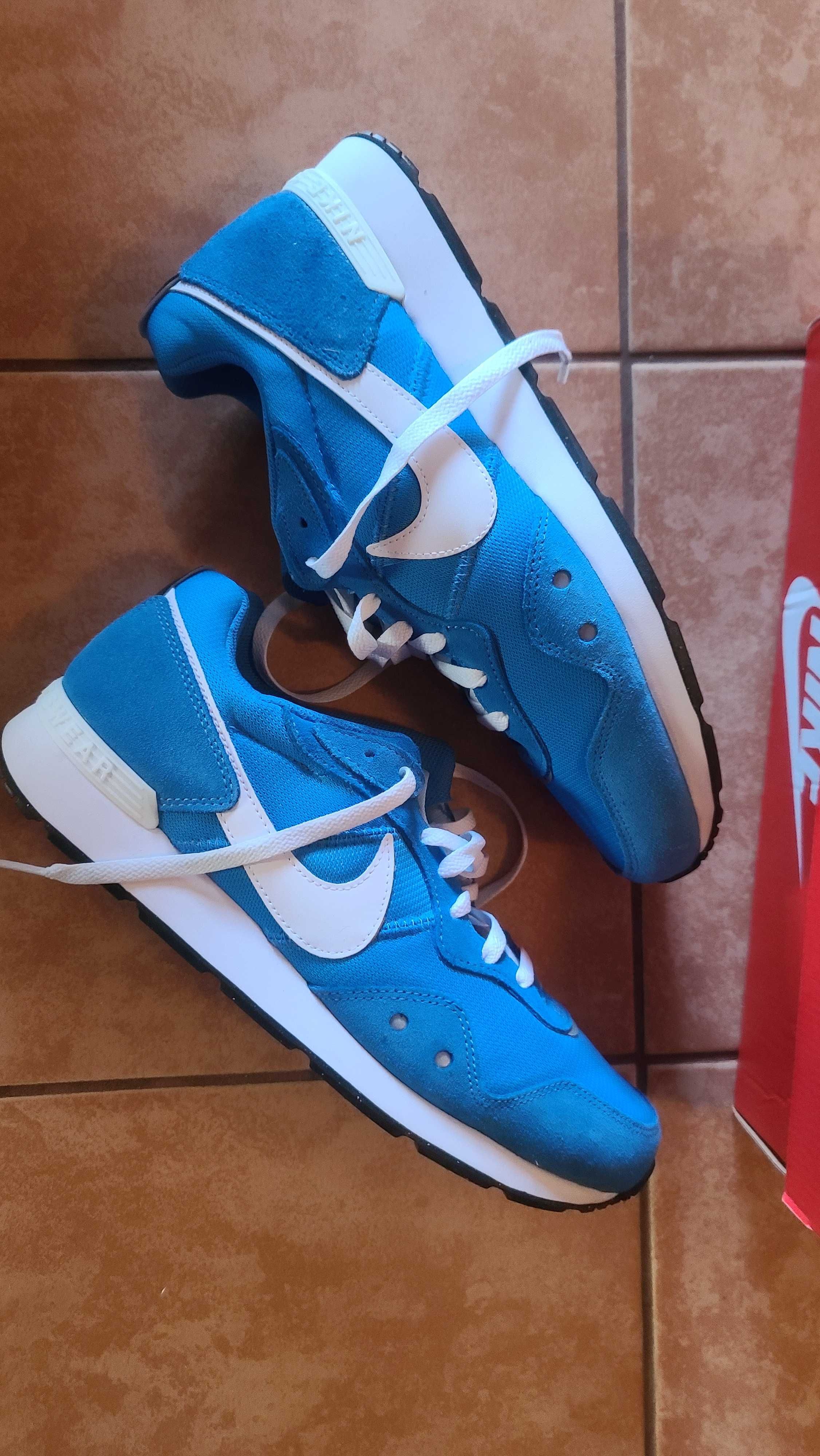 Кросівки Nike(original) натур. шкіра р. 44,5 уст. 29 см сині Індонезія
