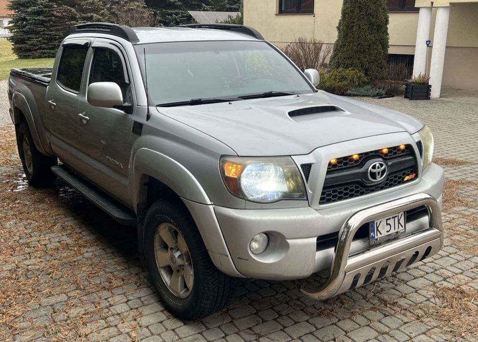Toyota Tacoma Pick Up 4x4 2011 рік