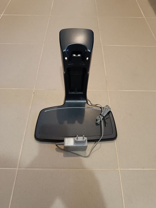 _._ Odkurzacz pionowy Electrolux ErgoRapido Lithium - stacja ładująca