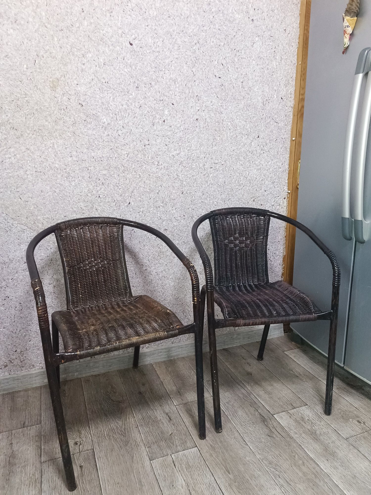 Продам стільці садові