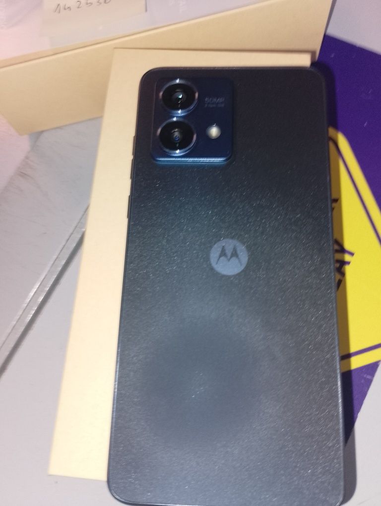 telefon Motorola 84 g