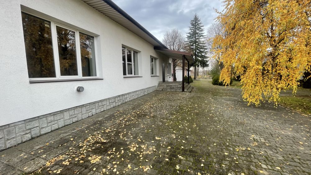 Продаж будівель в центрі с. Здовбиця.