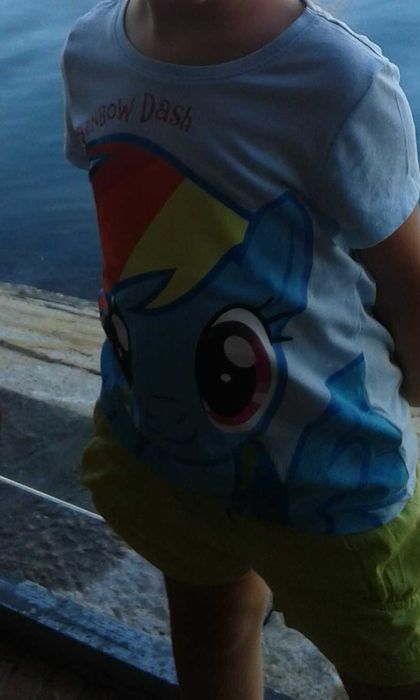 Conjunto mala Senhora e sapatos e jeans