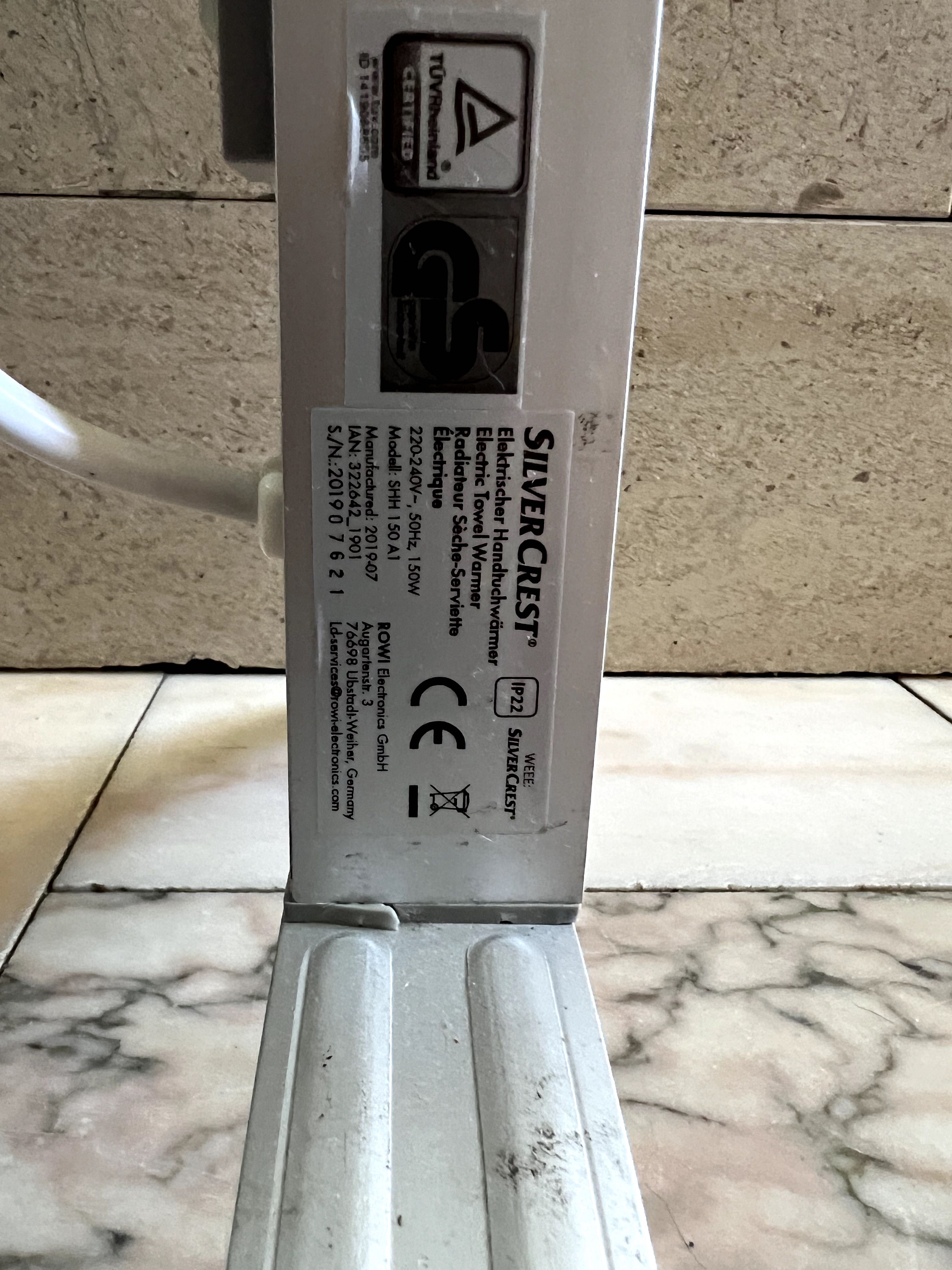 Toalheiro elétrico de pé