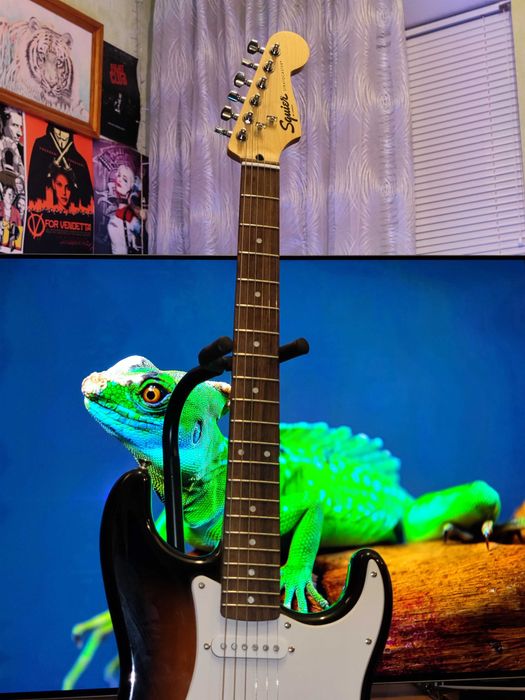 Электрогитара Fender Squier Bullet Strat HSS (BSB)