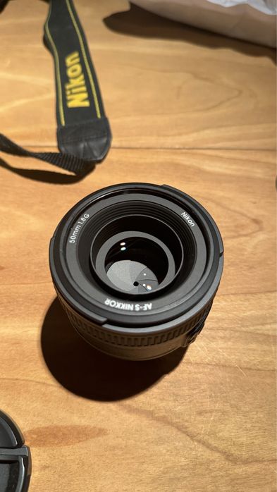 Aparat Nikon D7000 + obiektyw Nikkor 50mm f/1.8 G