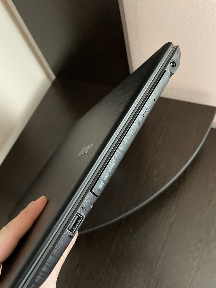 Ноутбук Acer e15