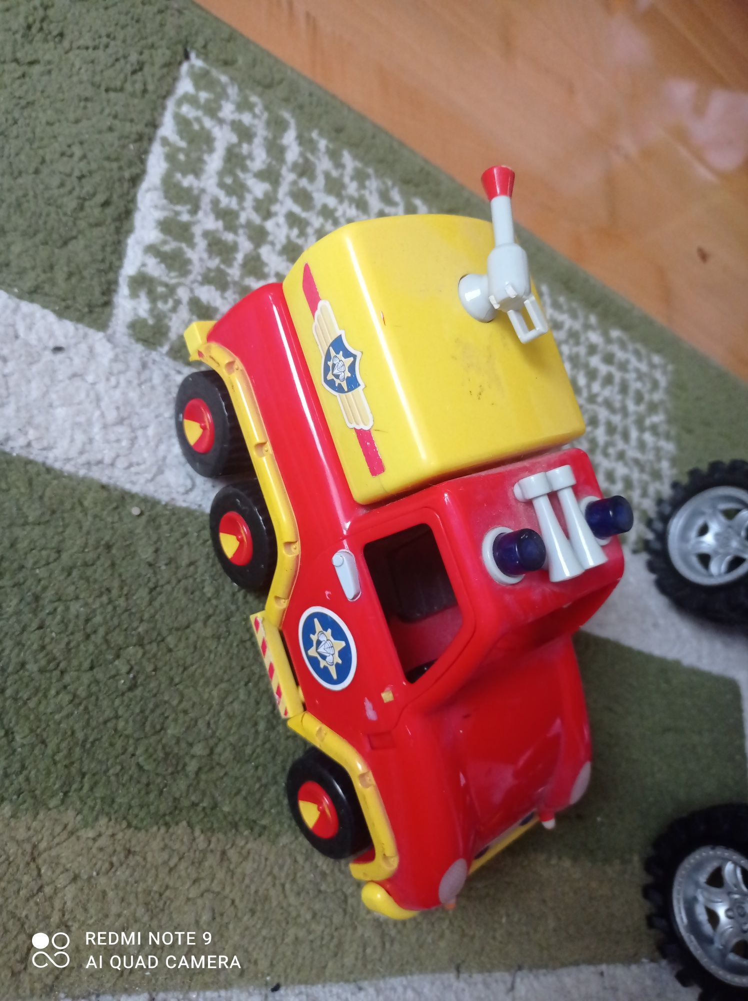 Zestaw zabawek nowe auto wojskowe,ciężarówka+Gratis