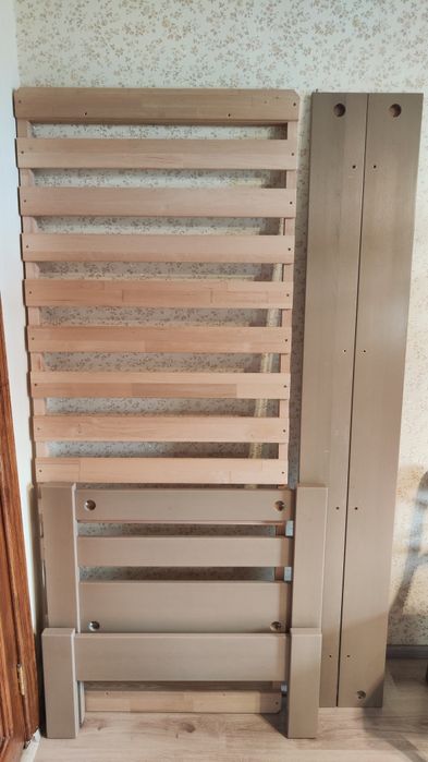 Односпальне ліжко фірми Pufetto