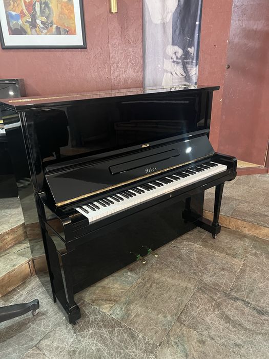 Piano vertical marca atlas, fabrico japao