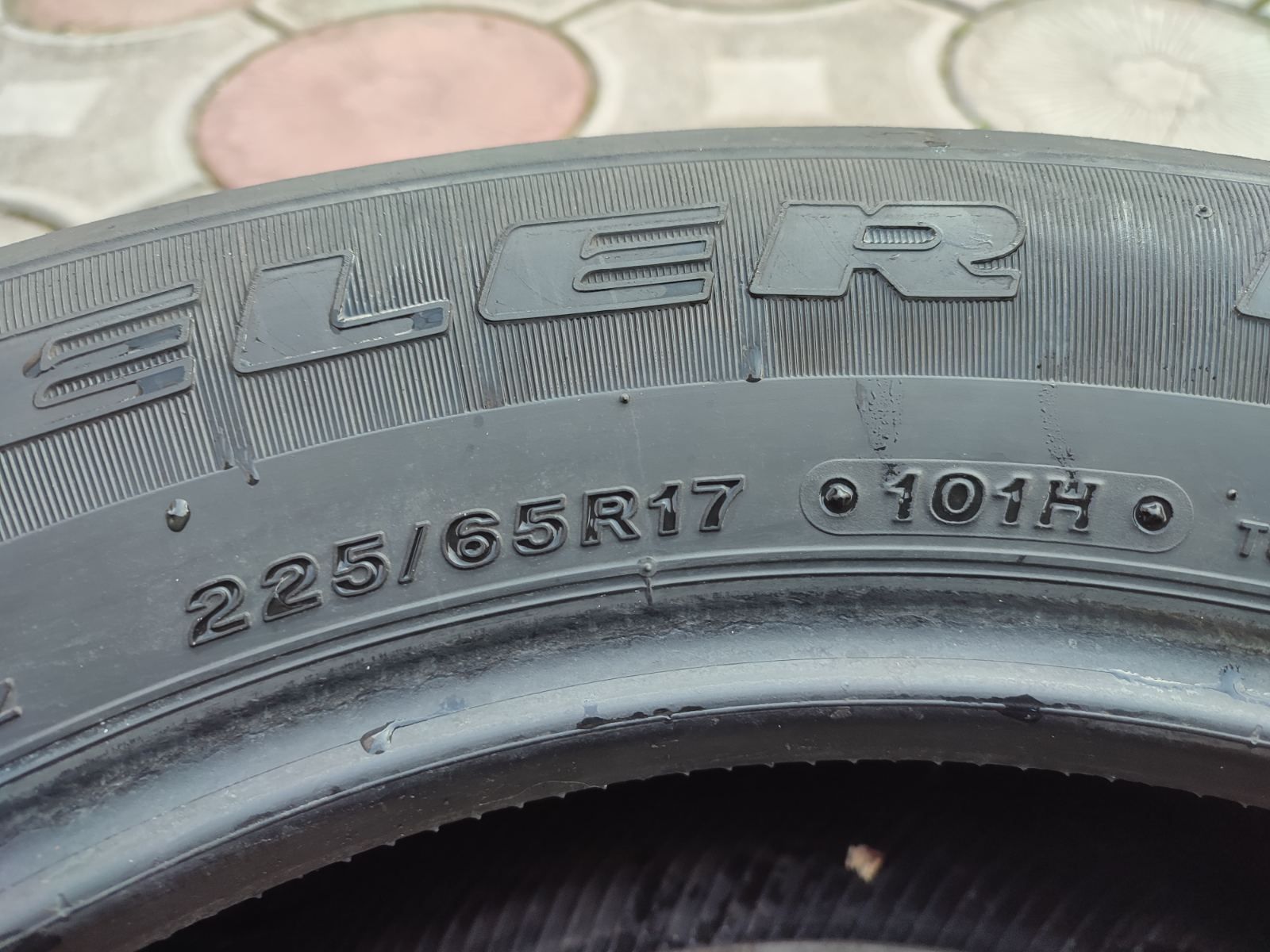 Комплект резины Bridgestone 225/65/R17