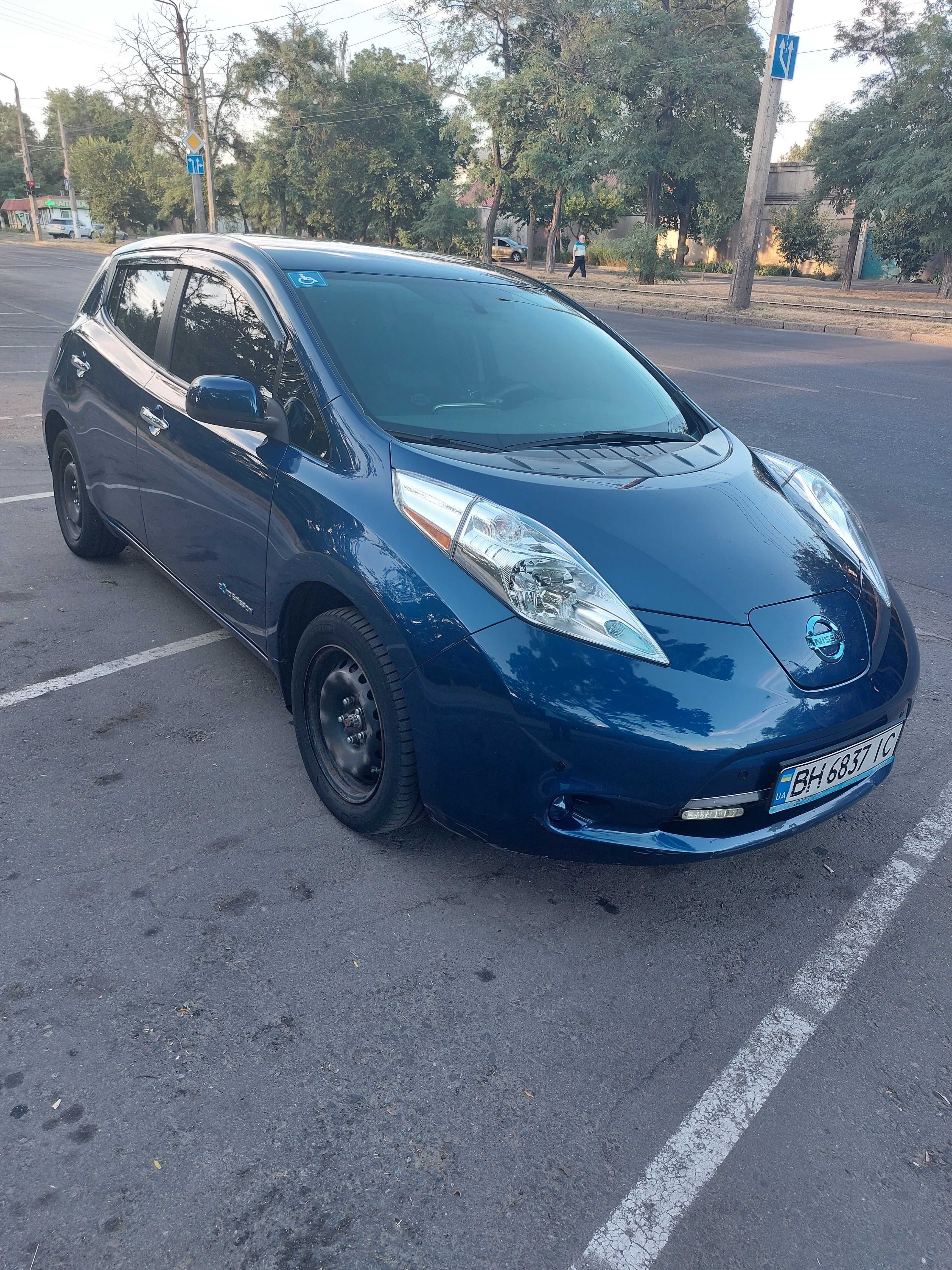 Срочно Ниссан Лиф Nissan leaf  2017г
