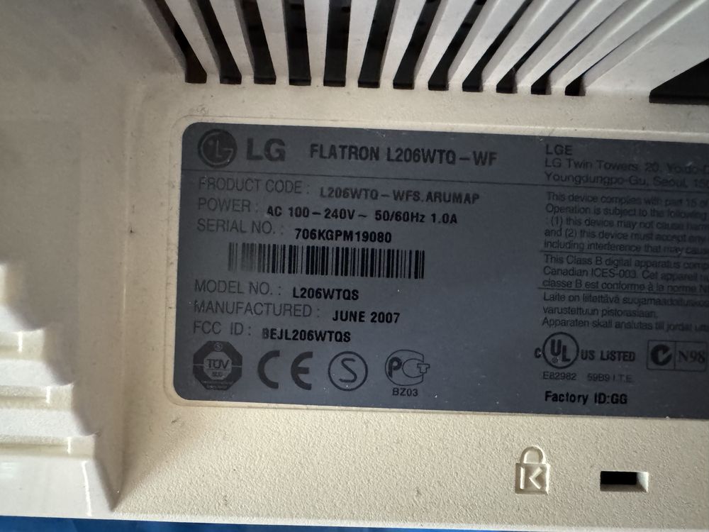 Монитор LG Flatron L206WTQ-BF