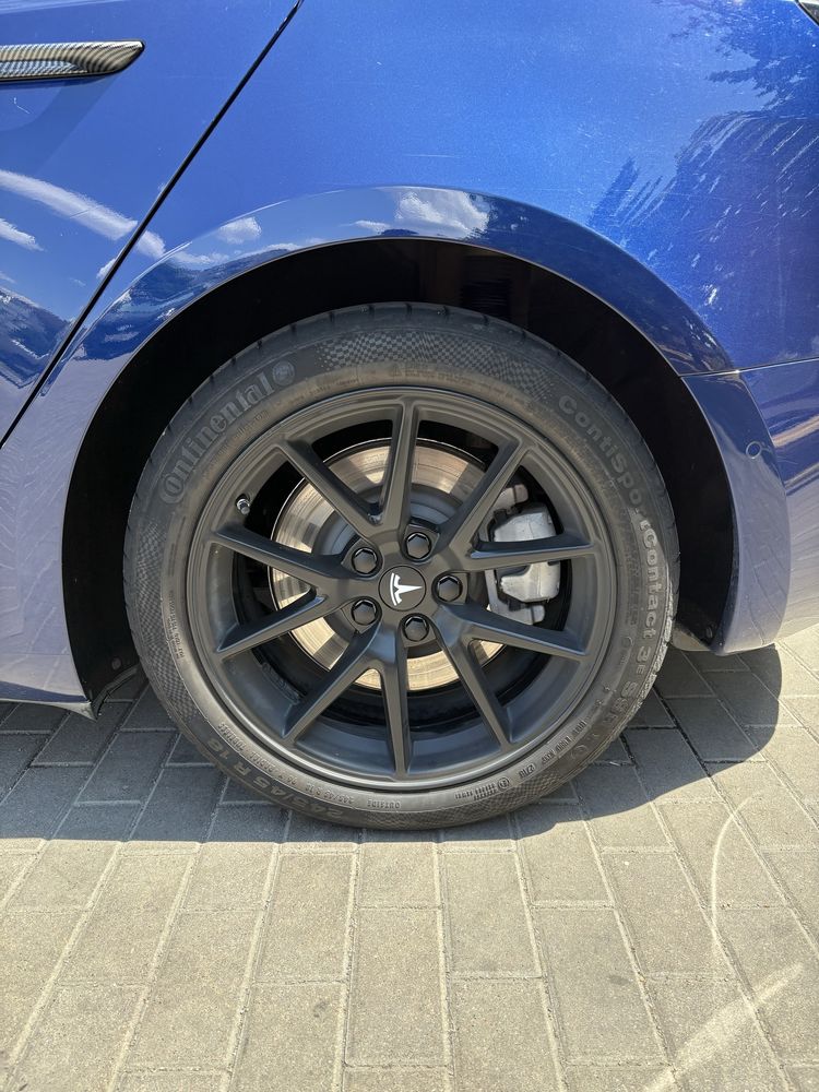 Tesla model 3 long range 82kwt 2022 рік
