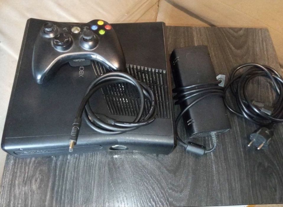 Xbox 360 slim 35-ігор