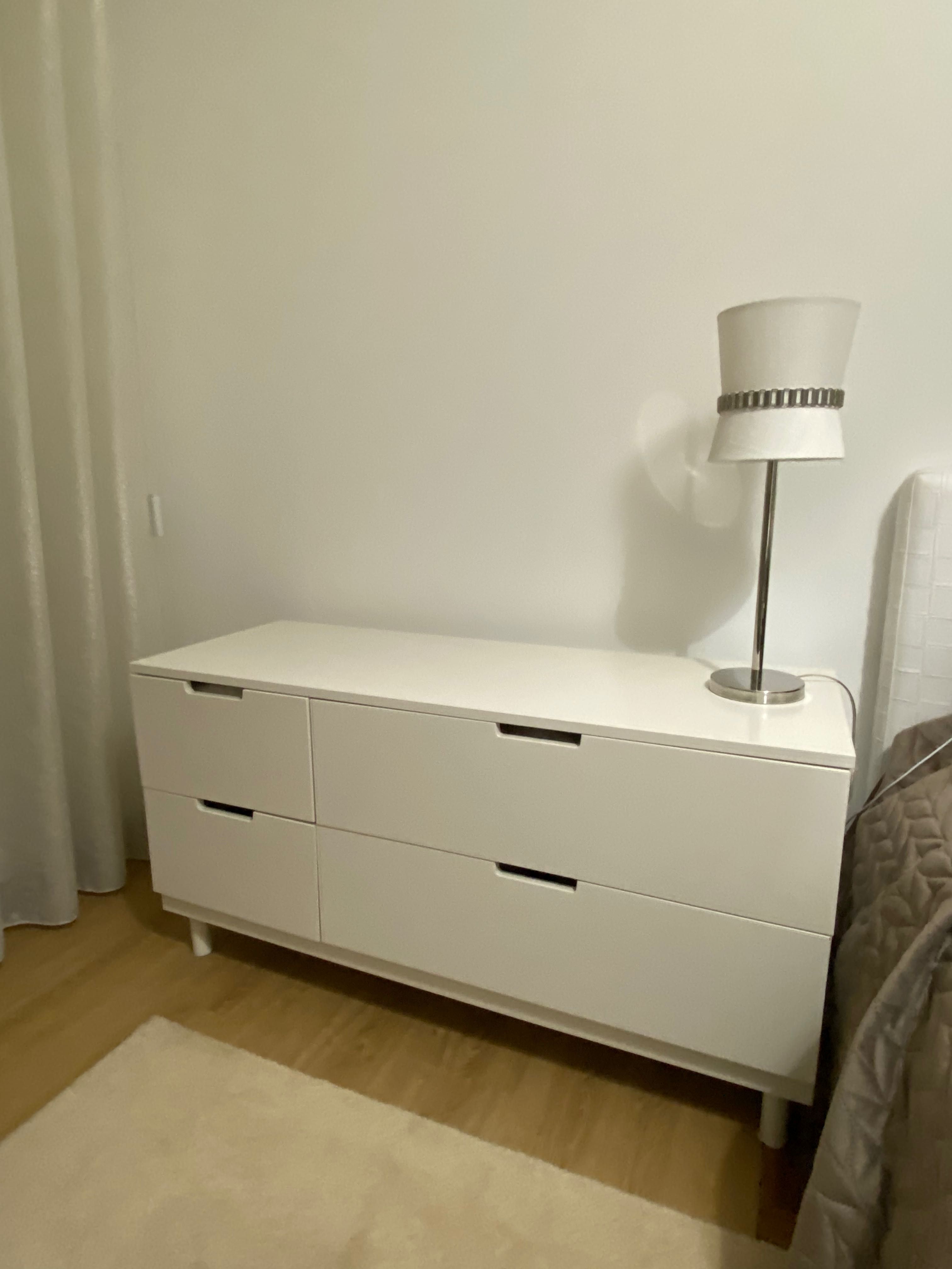 Móvel ikea branco em ótimo estado