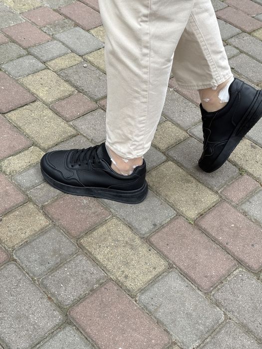 Кросівки натуральна шкіра  38розмір-24,5