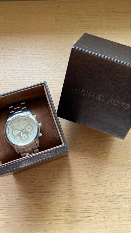 Relógio Michael Kors Runway