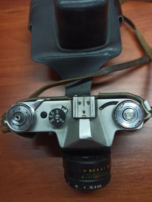Фотоаппарат Зенит Е с объективом Helios 44-2.