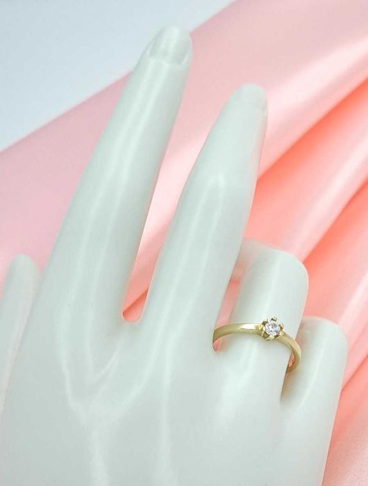 WYPRZEDAŻ !-30% Pierścionek r.16 Złoty pr.333 z jednym kamieniem Z-349