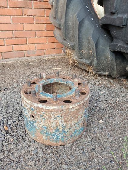 Koła  Plus sprzęgi kół bliźniaczych  Do Zetora seria 90 i bizona super