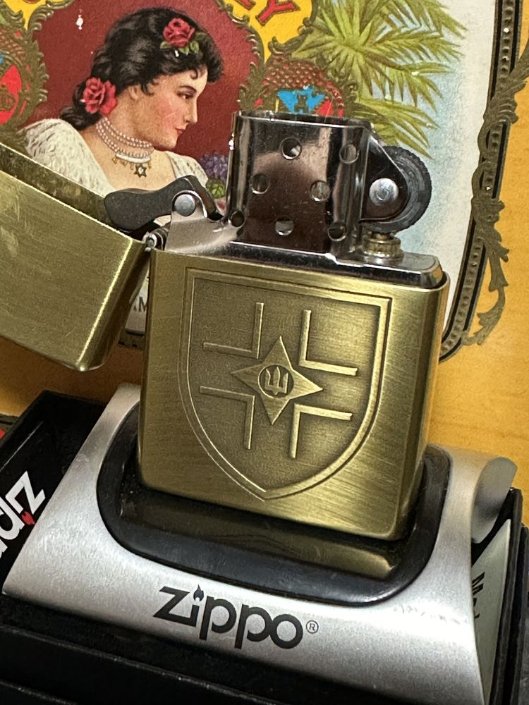 Zippo 1937 street chrome