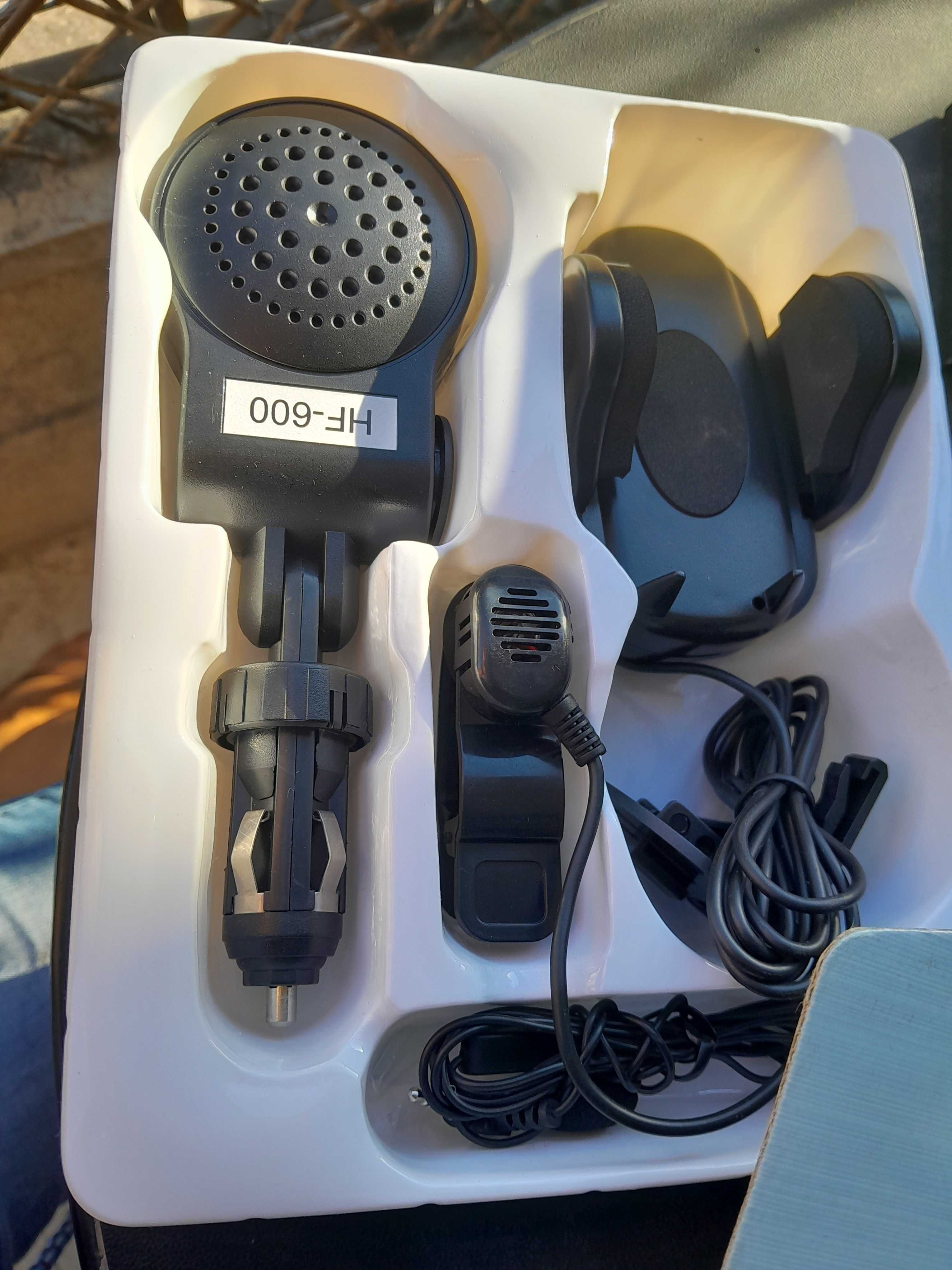 Universal handfree mobilphone