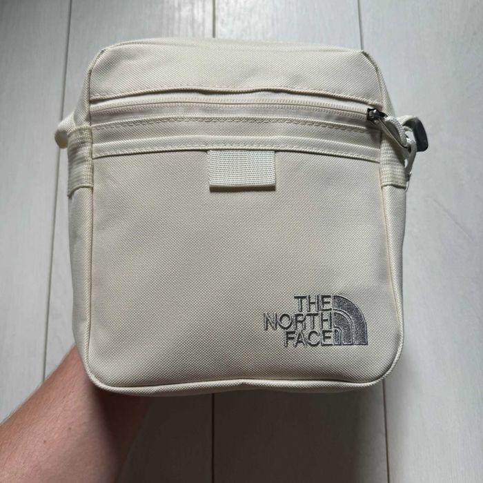 Сумка The North Face у 3-ох кольорах(Чорний, Бежевий, Білий).