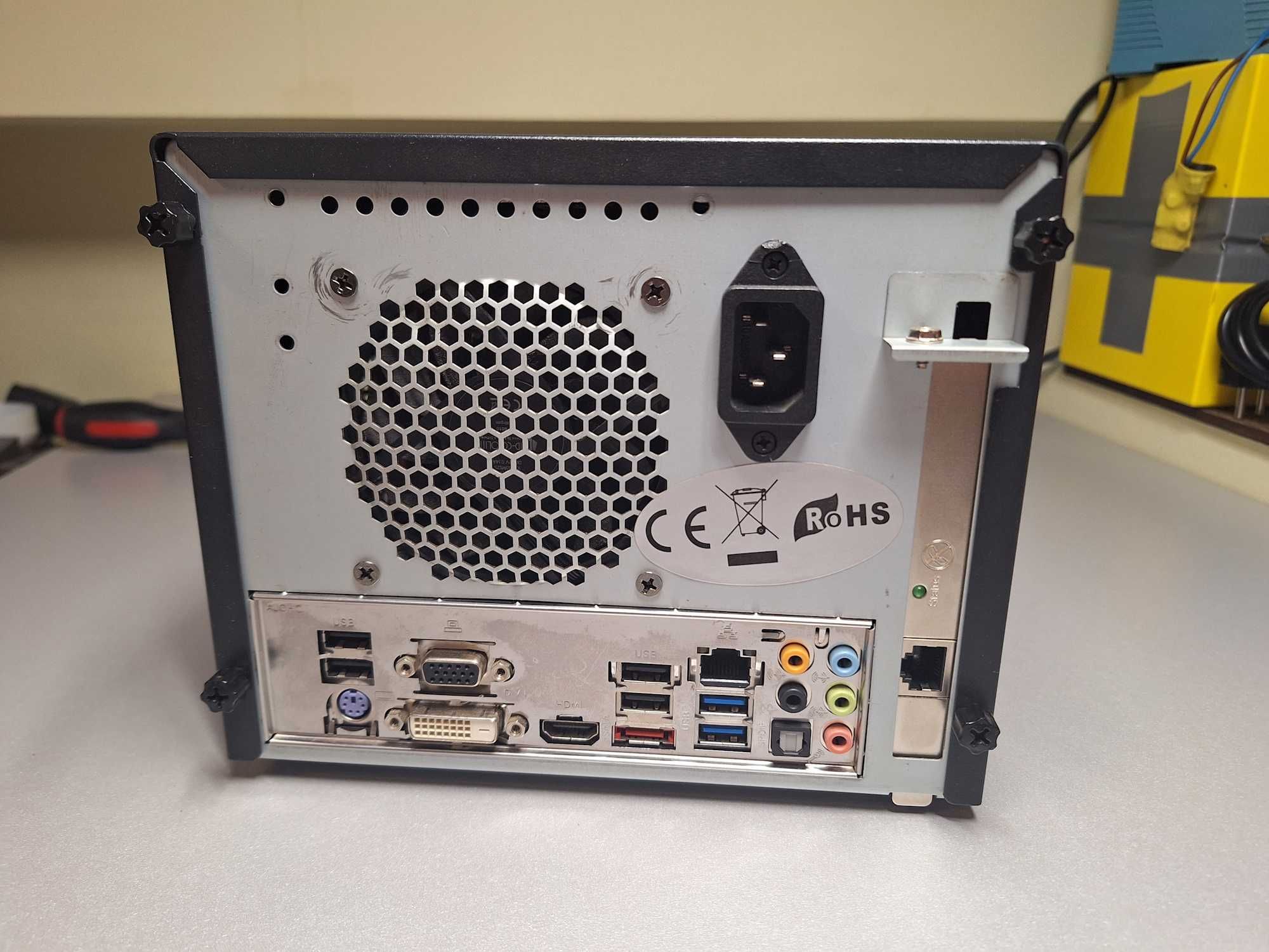 Комп'ютер, Міні-сервер, NAS у форматі Micro ITX
