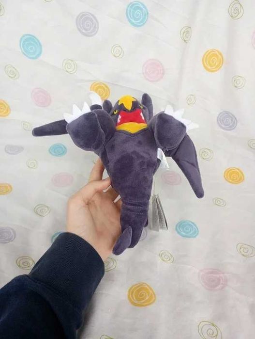 Pokémon peluche garchomp