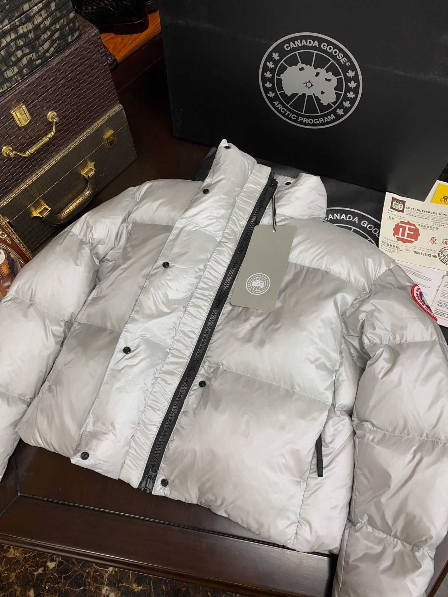 Canada Goose Cypress Krótki strój z piórem Srebrno-szary