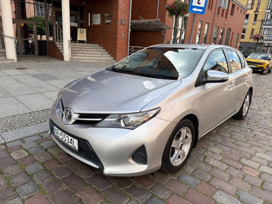 Toyota Auris Salon PL Dwa kpl kół lato-zima Klimatyzacja Alufelgi Przyciemniane sz.