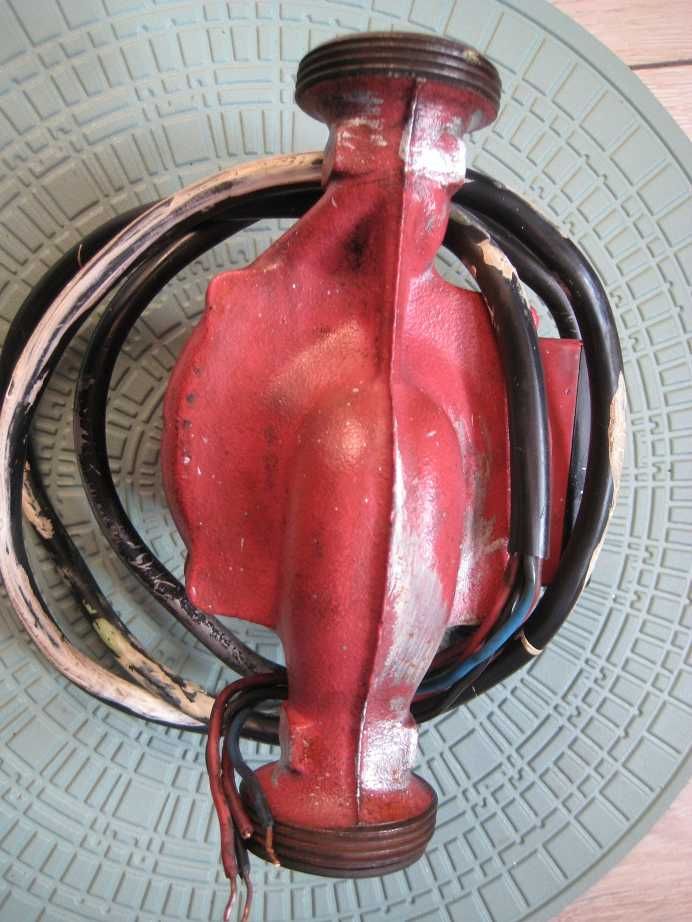 Pompa Obiegowa Grundfos UPS trzybiegowa