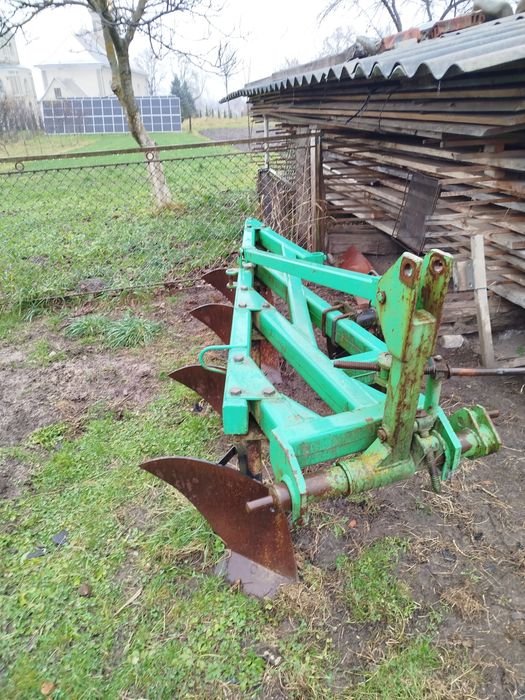 Плуг до трактора