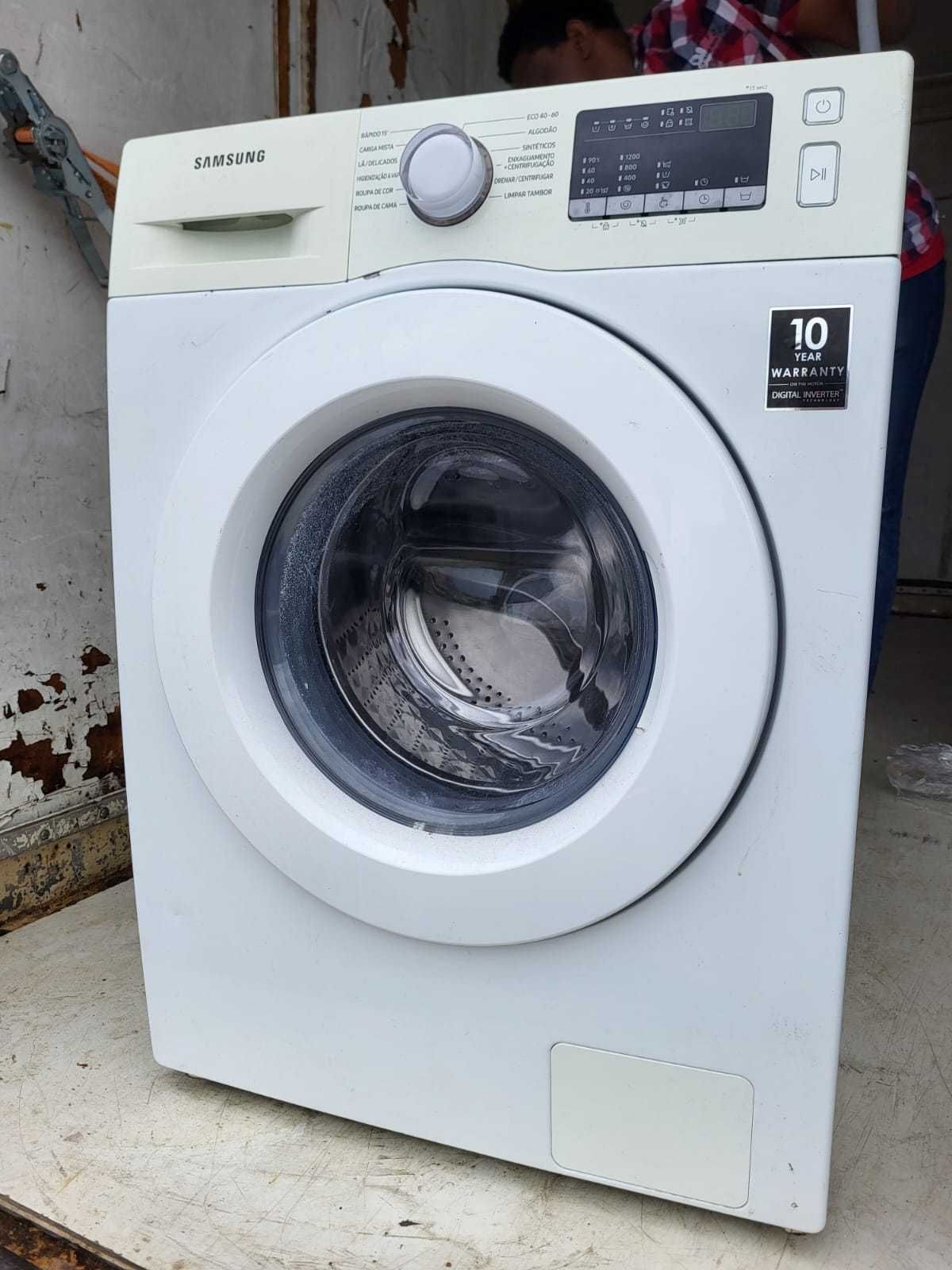 Maquina de lavar roupa