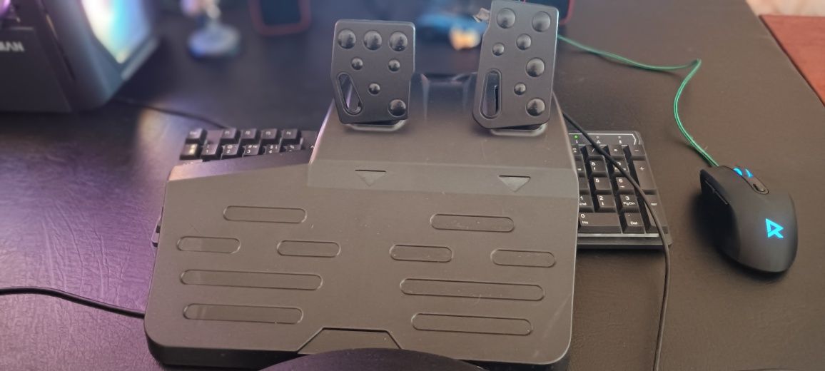 Игровой Руль SVEN GC-W900 с педалями