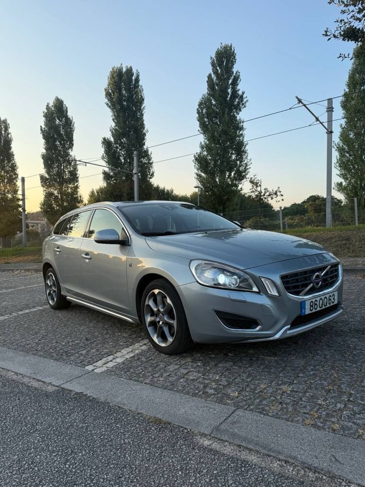 Volvo V60 Edrive D2