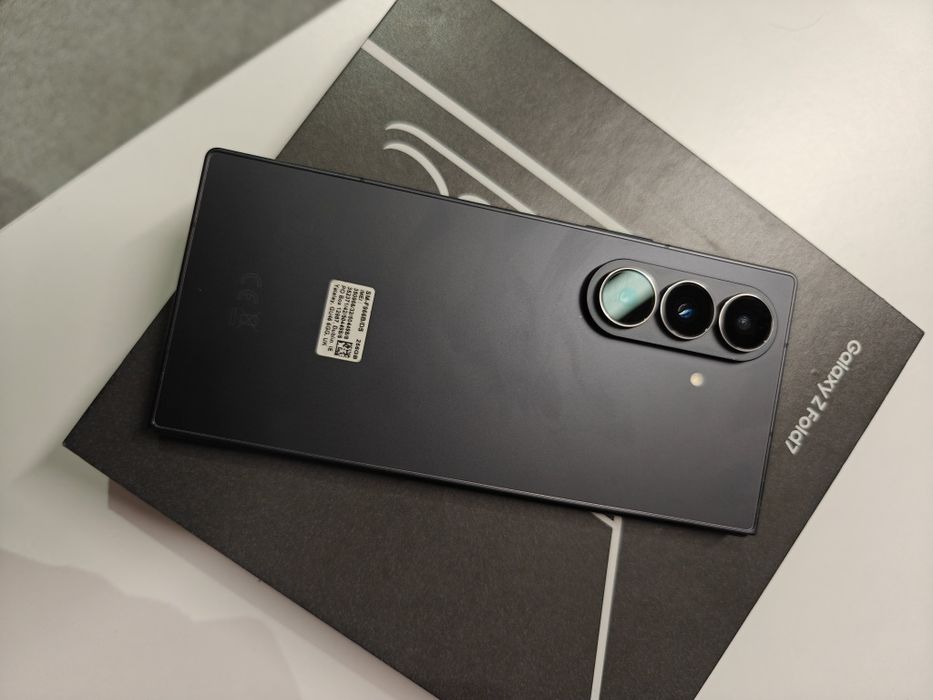 Samsung Galaxy Z fold 7 12/256 GB