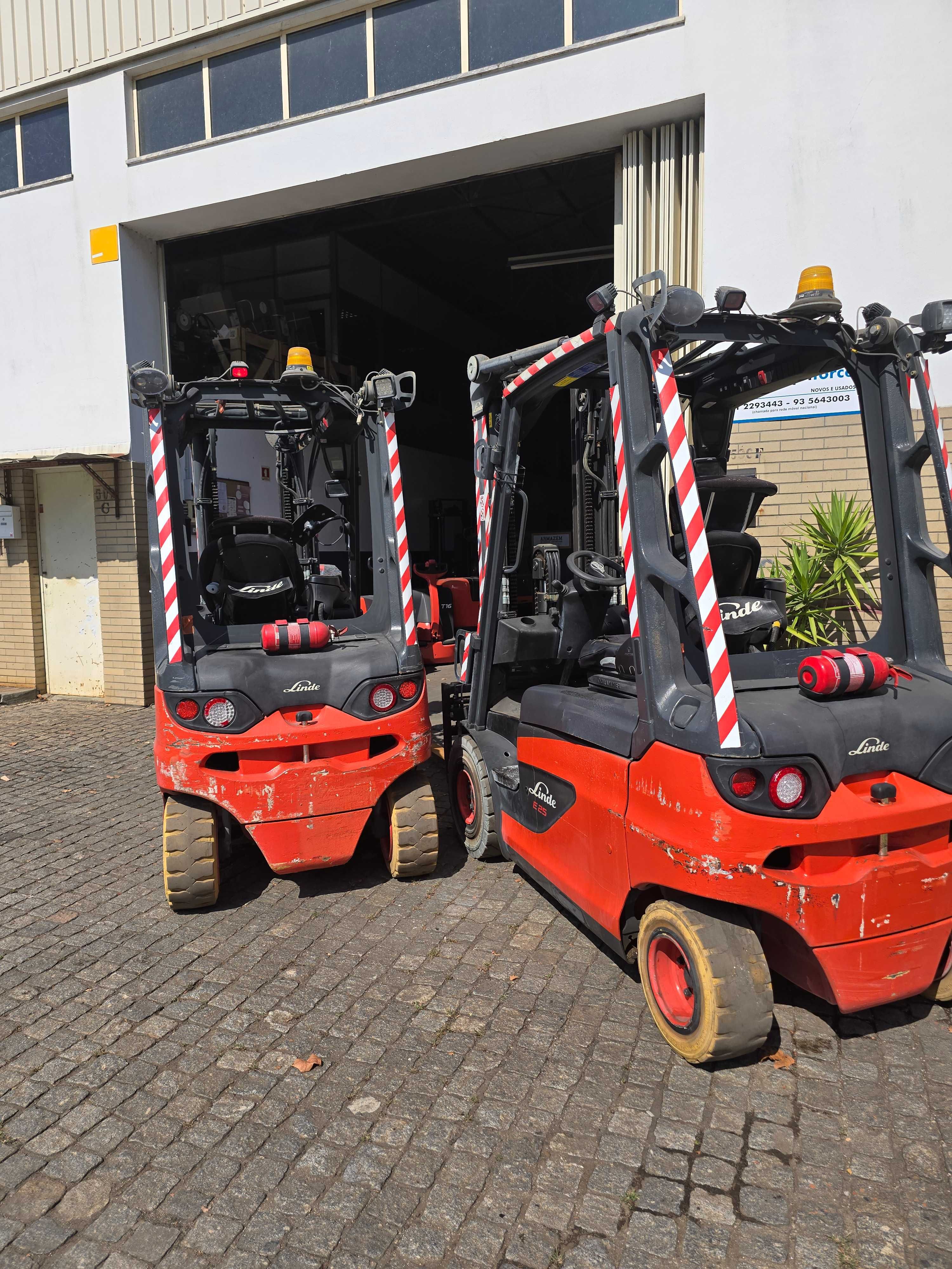 Empilhador linde 2.500kgs Mastro triplo