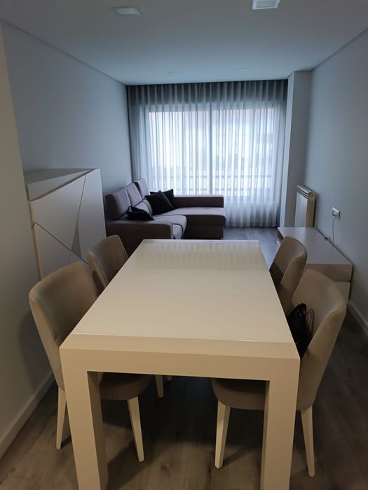 Arrendo Apartamento T2 Porto 1400€
