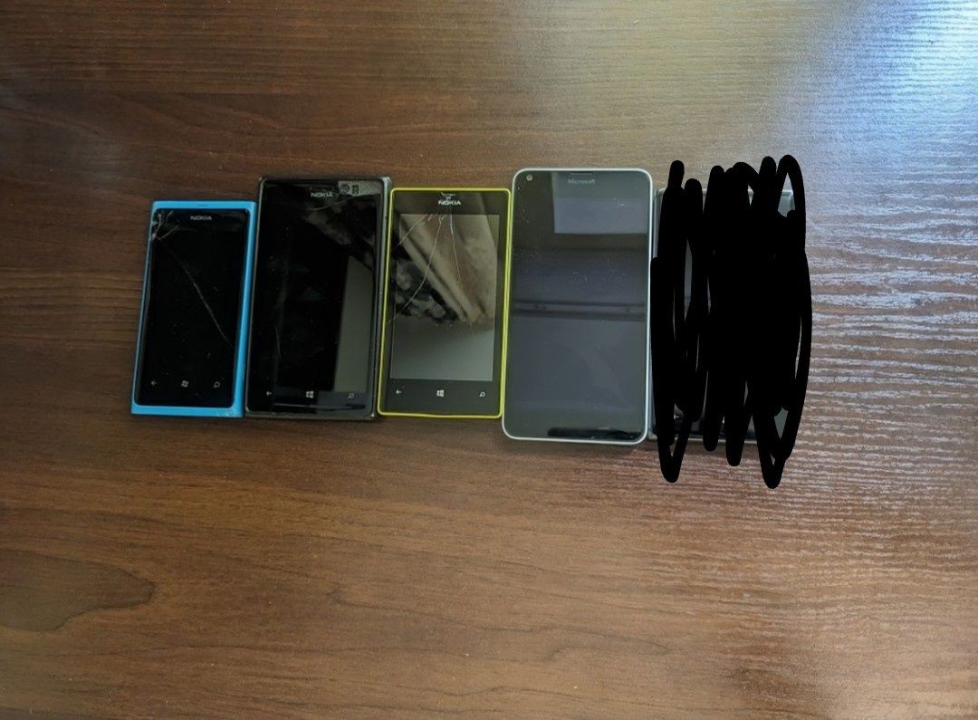 Лот смартфонів Lumia
