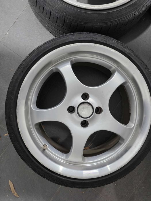 Jantes 17 4x100 com Pneus 205 / 40 / R17