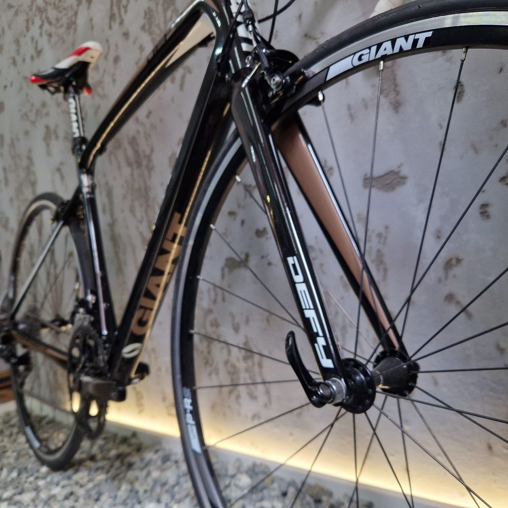 [155] Rower szosowy GIANT DEFY koła 28” rozmiar: M