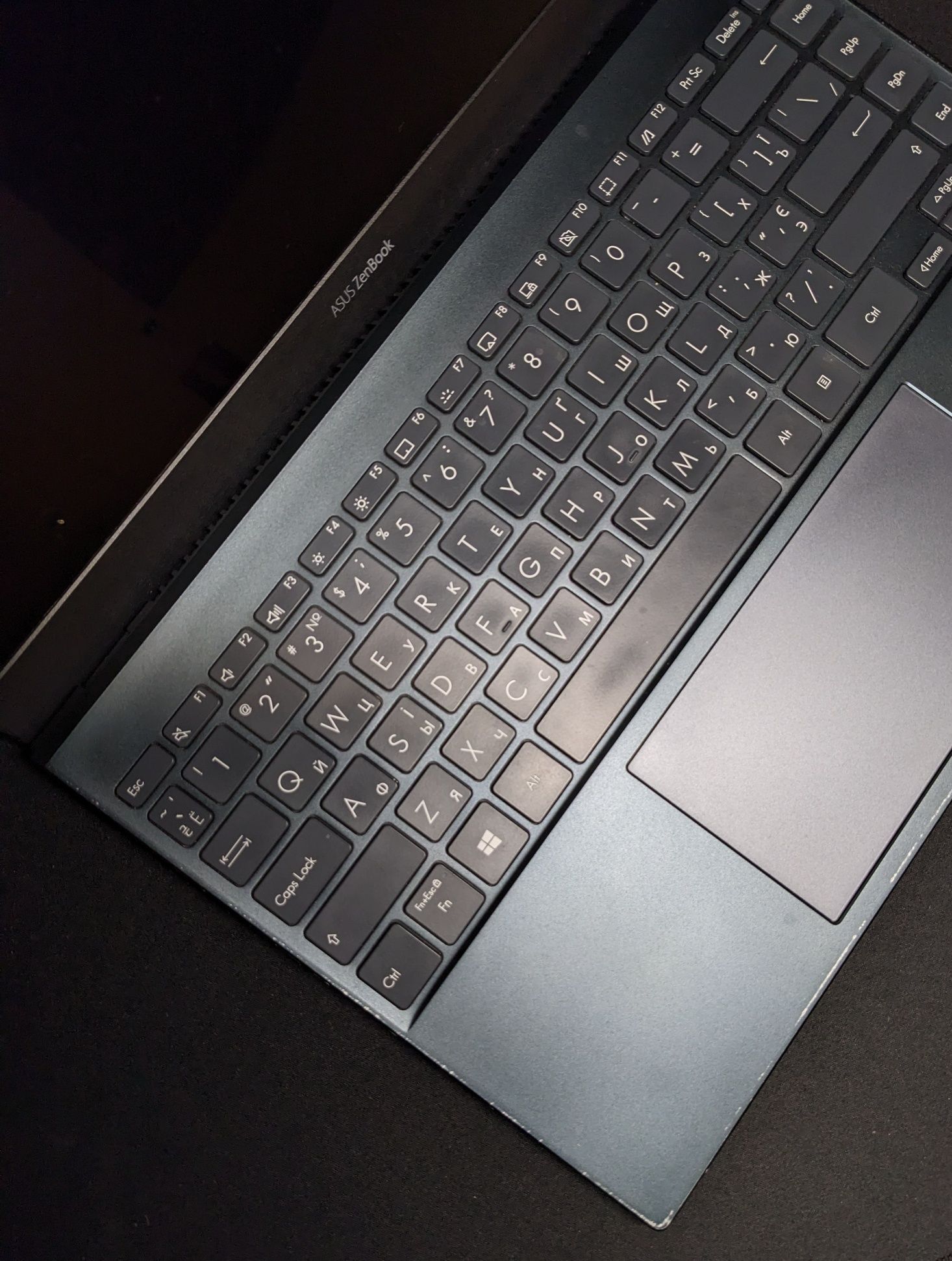 Asus Zenbook 13 OLED | i5-1135g7 | 16/512