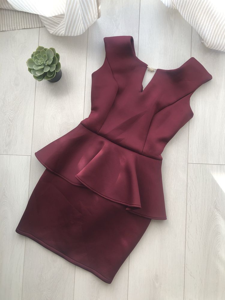 Sukienka bordowa burgundowa z pianki z baskinka S 165 vubu