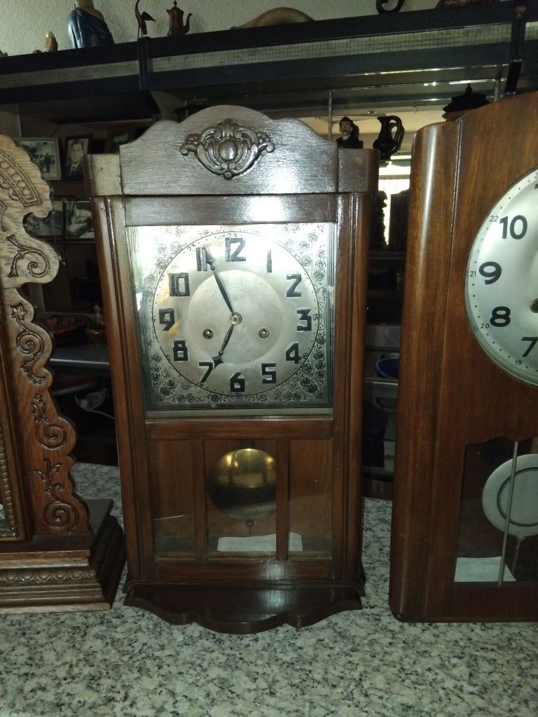 Relógios antigos para coleção e decoração