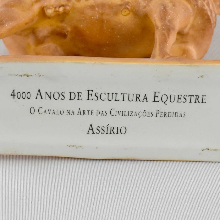 Figura em biscuit de Cavalo 4000 anos de Escultura Equestre – ASSÍRIO